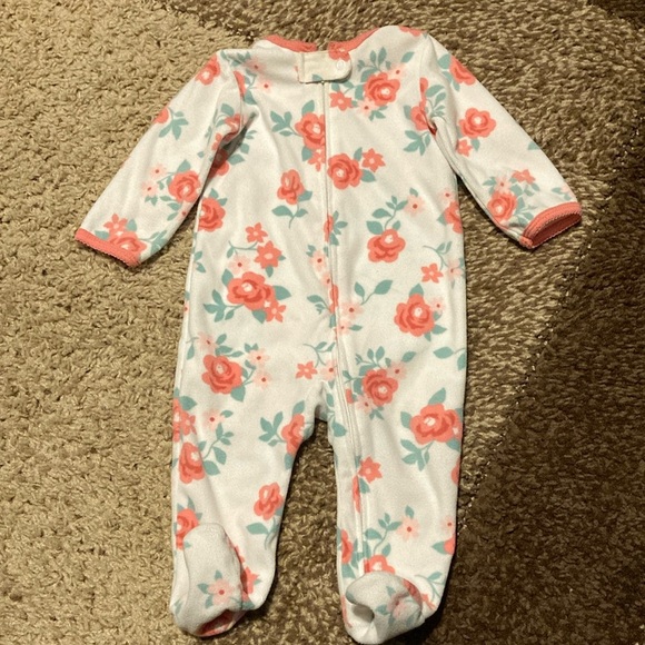 3/$10 Carters white with pink flowers sleeper. - Picture 1 of 6